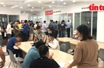 Hà Nội: Người dân xếp hàng dài chờ làm thủ tục cấp đổi giấy phép lái xe