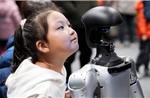 Trung Quốc có lời giải mới cho bài toán dân số suy giảm: robot và AI