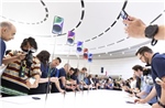 Điều gì giúp Apple vượt Nvidia, giành lại ngôi vương vốn hóa toàn cầu