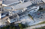 Nhật Bản chạy đua cứu hộ sau trận động đất đánh sập AEON Mall ở Kumamoto