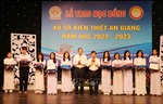 Trao học bổng cho học sinh, sinh viên nghèo hiếu học ở An Giang