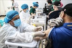 Số ca mắc mới tăng mạnh, Trung Quốc thúc đẩy tiêm vaccine ngừa COVID-19 cho người cao tuổi