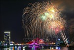Sông Hàn rực rỡ trong đêm khai mạc Lễ hội pháo hoa quốc tế Đà Nẵng 