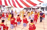 Độc đáo thi đấu trình diễn cờ người tại phố đi bộ Hồ Gươm