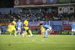 V.League 1-2023/24: Sông Lam Nghệ An giành chiến thắng thuyết phục 2 - 0 trước Bình Định