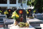 Dâng hương bày tỏ tri ân tại Nghĩa trang liệt sỹ Quốc gia A1