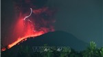 Núi lửa Ibu phun trào, tạo ra cột tro bụi cao 6km 