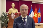 Trao Kỷ niệm chương &#39;Vì sự nghiệp văn hóa, thể thao và du lịch&#39; cho Đại sứ Việt Nam tại Pháp