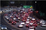 Tổng thống Mỹ ký lệnh bãi bỏ các quy định về khí thải của bang California