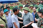 Thủ tướng thăm hỏi người dân và chỉ đạo khắc phục hậu quả mưa lũ tại Điện Biên 