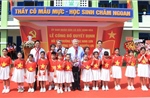 Phó Thủ tướng Thường trực Nguyễn Hòa Bình dự lễ đổi tên trường học ở Khánh Hòa