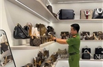 Đà Nẵng: Phát hiện hàng nghìn túi xách &#39;hàng hiệu&#39; không rõ nguồn gốc