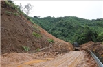 Khẩn trương khắc phục sạt lở trên các tuyến giao thông miền núi Đà Nẵng