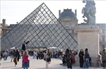 Pháp bắt thêm 4 nghi phạm trong vụ trộm táo tợn tại Bảo tàng Louvre