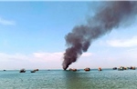 Tàu chở dầu bốc cháy dữ dội, 2 người thoát nạn, 1 người mất tích
