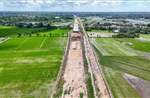Gỡ điểm nghẽn vật liệu cho tuyến cao tốc dài nhất miền Tây