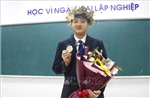 Niềm đam mê bền bỉ của 'Chàng trai Vàng' Olympic Vật lý Quốc tế
