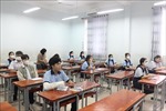 Thi tuyển sinh lớp 10 tại TP Hồ Chí Minh: 8 thí sinh bị tai nạn được cán bộ coi thi viết hộ bài