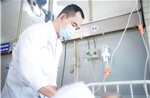 Xuyên đêm phẫu thuật cấp cứu nạn nhân trong vụ sập hàng rào tại Long An