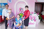 Ấm áp chương trình ‘Người phụ nữ tôi yêu’ dành cho bệnh nhân nữ dịp 20/10