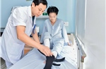 Phẫu thuật vi phẫu tái tạo xương chày thành công cho bệnh nhân viêm xương tủy mạn tính