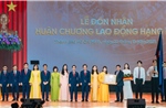 Trường Đại học Văn Lang đón nhận Huân chương Lao động hạng Nhì