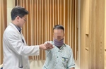  Đau vai gáy, tê bì tay kéo dài - dấu hiệu thoát vị đĩa đệm cột sống cổ dễ bị bỏ qua