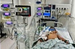 Hai bệnh viện nhi phối hợp cứu bé trai 7 tháng tuổi mắc dị vật đường thở