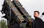 Mỹ chuyển vũ khí cho Ukraine qua NATO: Chiến lược mới hay động thái cấp bách?