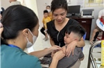 Hà Nội: Hàng nghìn trẻ được tiêm trong ngày đầu tiên của Chiến dịch tiêm vaccine sởi