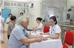 Bệnh viện phối hợp với cơ sở, khám sàng lọc cho người dân, theo tinh thần NQ72
