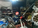 Hỏa hoạn thiêu rụi khu nhà xưởng 250m2 ở Hà Nội