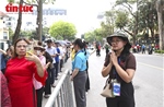 Hơn 3.000 tình nguyện viên hỗ trợ người dân chiêm bái Xá lợi Đức Phật tại chùa Quán Sứ