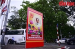 Hà Nội trang hoàng cờ hoa kỷ niệm 135 năm Ngày sinh Chủ tịch Hồ Chí Minh