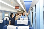 Đoàn tàu du lịch chất lượng cao Hà Nội – Đồng Hới chính thức lăn bánh
