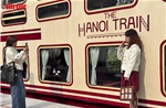 Đoàn tàu 'Hà Nội 5 cửa ô' hút khách dịp nghỉ Tết Dương lịch 2026