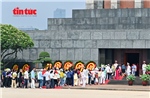 Tháng Năm về Ba Đình nhớ Bác
