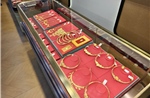 Sáng 4/7, giá vàng trong nước không tăng, nhưng vẫn cao hơn thế giới 15,4 triệu đồng/lượng