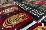 Giá vàng bật tăng hơn 2% sau khi lạm phát Mỹ hạ nhiệt