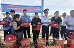 Cảnh sát biển đồng hành cùng ngư dân, tuyên truyền chống khai thác IUU