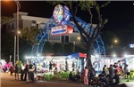 Hàng rong &#39;bao vây&#39; chợ đêm du lịch