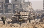 Quân đội Israel tấn công hai hướng vào Dải Gaza 