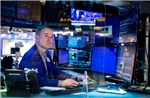 Động lực từ Alphabet, Apple kéo các chỉ số Nasdaq Composite và S&P 500 tăng điểm