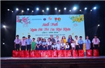 Rộn ràng chương trình 'Xuân với trẻ em khó khăn'