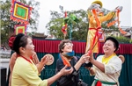 Múa rối cạn Tế Tiêu thu hút đông đảo người dân Thủ đô và du khách