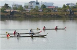 Giải đua thuyền độc mộc trên sông Đăk Bla