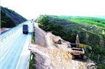 Tăng tốc thi công cao tốc Cam Lộ - La Sơn giữa thời tiết bất lợi