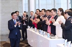 Thường trực Ban Bí thư gặp gỡ cộng đồng người Việt Nam tại Singapore