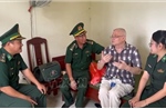 Kịp thời cấp cứu du khách nước ngoài có dấu hiệu đột quỵ tại Cửa khẩu quốc tế Lao Bảo