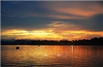 Hoàng hôn êm đềm, huyền ảo trên sông Hương ở Cố cô Huế